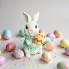 NYUSZISHOP.HU - Fehér nyuszi tojással - LÁNY