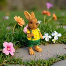 NYUSZISHOP.HU - Barna fiú nyuszi sárga-zöld ruhában