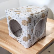 NYUSZISHOP.HU - Kockaházikó - Bézs sünis  - 25x25 cm