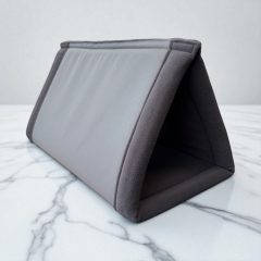   NYUSZISHOP - 2 in1 Háromszög alagút/fekhely - SZÜRKE - ø25 cm x 50 cm