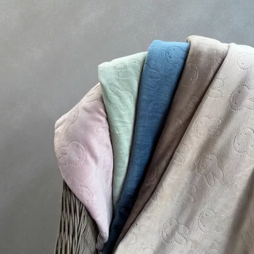 NYUSZISHOP.HU - Teddy takaró nyuszi mintával - BÉZS - 200x150 cm